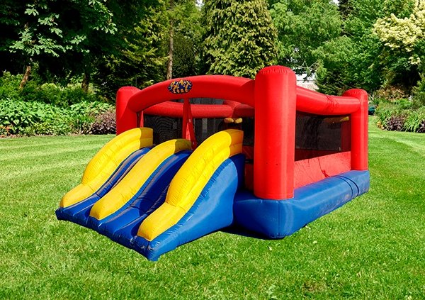 Castillo Triple Juego | Inflable | 3 a 10 años | 509x417x216 cm - Jugueteria Renner