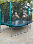 Orbit Olímpica | Rectangular | Cama Elástica con Red Lateral | Renner | 305x518 cm | 10x17 pies - Jugueteria Renner