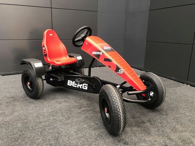 Super Red | Go Kart a Pedal | BERG | 5 a 99 años - Jugueteria Renner